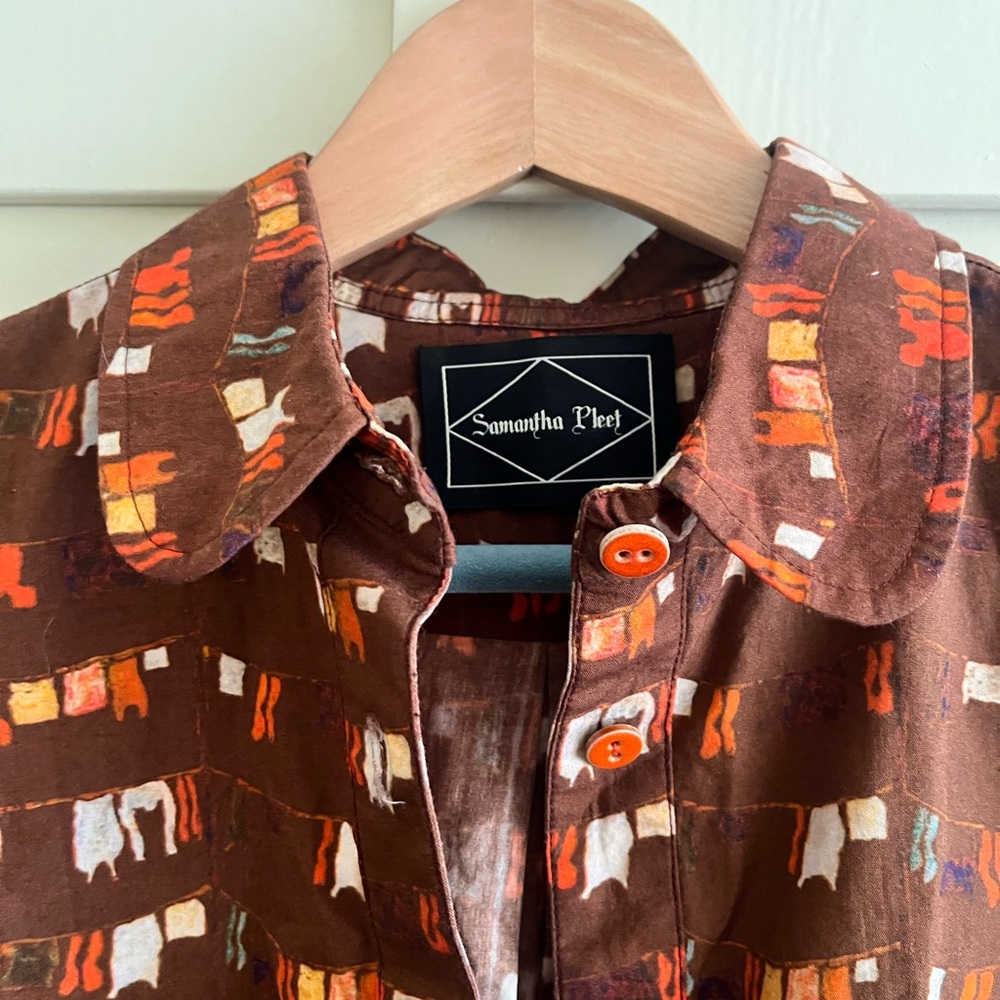 Samantha Pleet Button Down with Clothes Line Graphic size Small - Picture 4 of 4